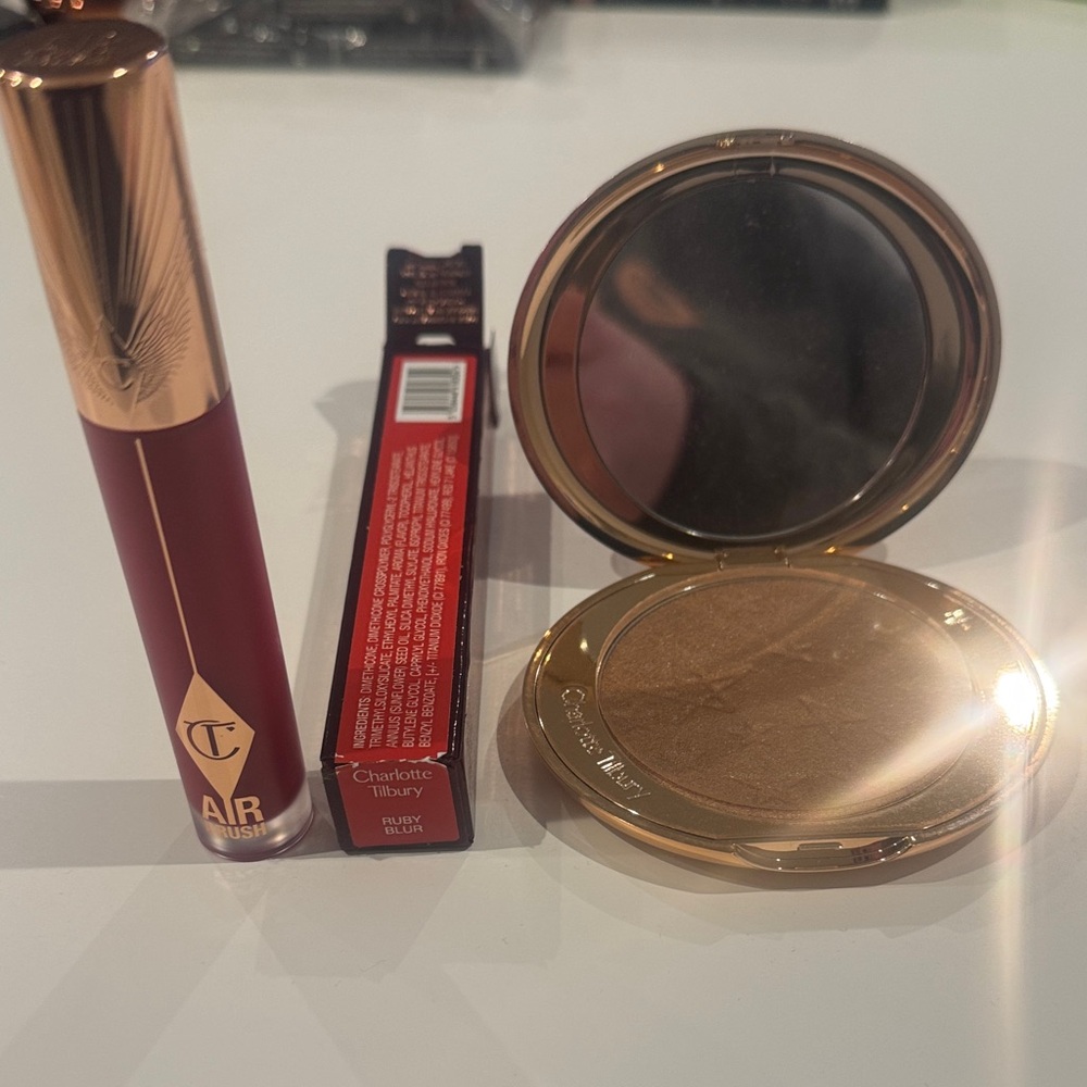 Charlotte Tilbury Airbrush Flawless Finish Set - Ruby Red and Gold